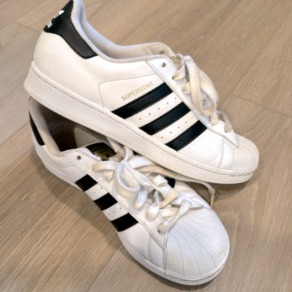 Adidas Superstar Sneakers